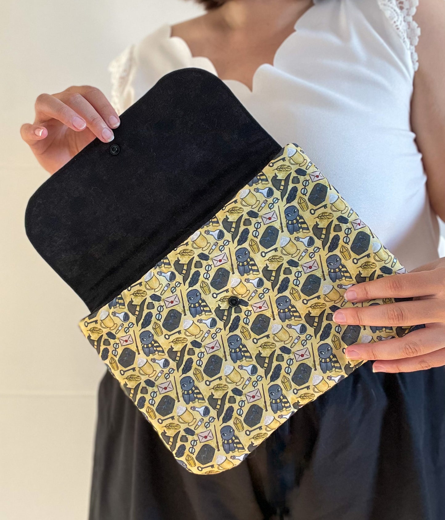 Pochette à livres jaune